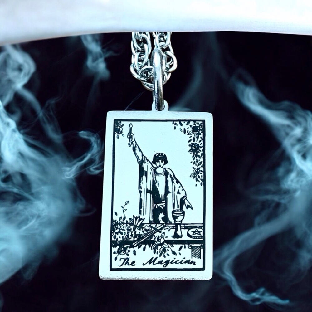 🆕 The Magician Three Ring Tarot Card Pendant Necklace Stainless Steel